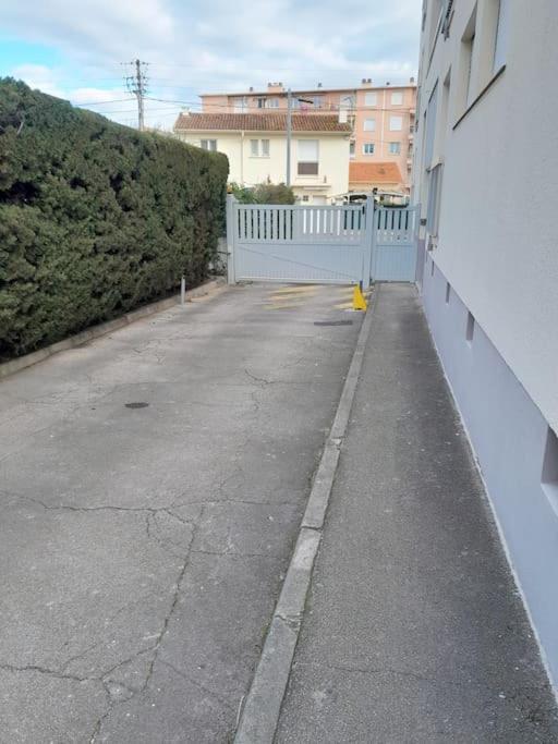 Charmant Studio Lumineux Avec Parking Prive Сен-Рафаель Екстер'єр фото